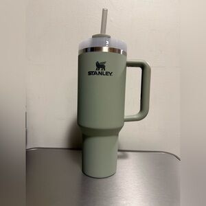 Stanley The Quencher H2.0 FlowState 40oz green tumbler